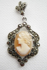 A circa 1950s shell cameo pendant, quite crudely carved.